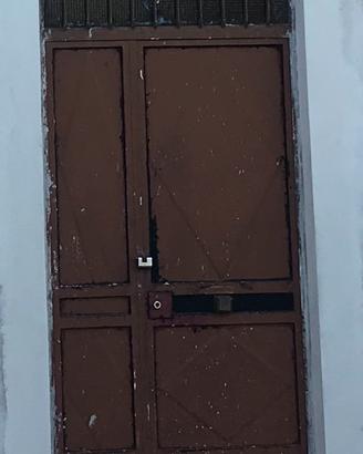 Portoncino in ferro con serratura blindata