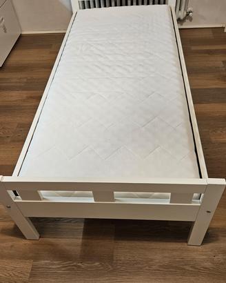 Lettino IKEA per Bambini con materasso e piumino