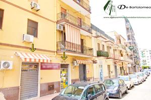 Locale commerciale in V.Lucania c/o P.zza Sicilia