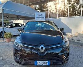 Renault Clio 1.5 Dci 75 Cv Moschino Zen