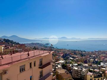 MULTILOCALE A NAPOLI