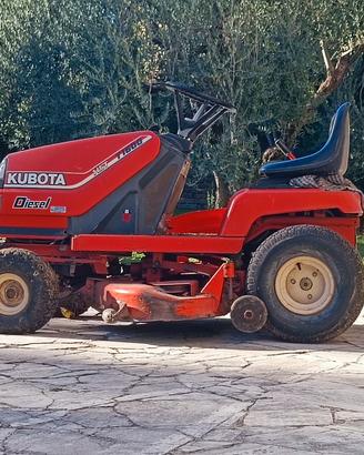 trattorino tagliaerba Kubota 
