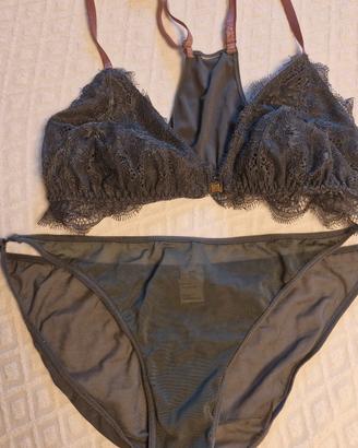 Completino Love Stories