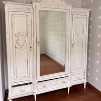 Armadio 3 ante bianco shabby chic con specchiera