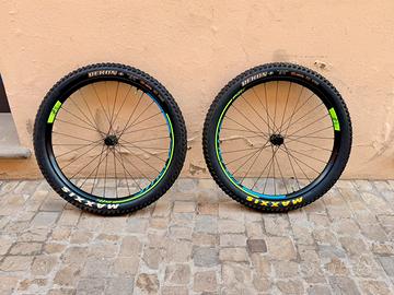 Cerchi 27.5 plus Syncros boost con gomme Maxxis