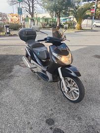 Piaggio Beverly 250