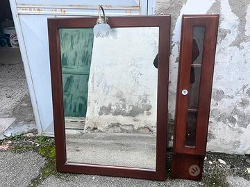 Specchio arte povera con annesso mobiletto