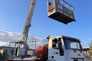 IVECO MAGIRUS 190E24 piattaforma aerea 35 MT