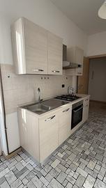 CUCINA COMPLETA CON ELETTRODOMESTICI