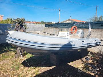 endo gommone Lomac 5,20 completo di carrello .