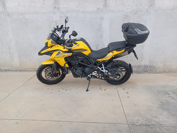 Moto benelli trk 502