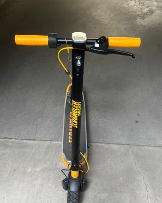 Monopattino ducati scrambler