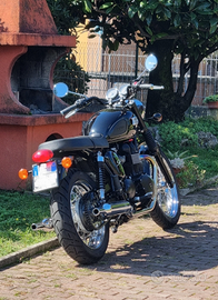 Triumph bonneville t100 efi black