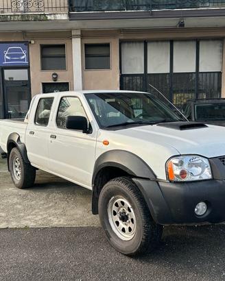 NISSAN Navara 2.5 D 4p. Double Cab Efficient