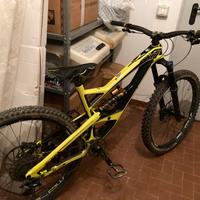 YT capra 2017 carbon