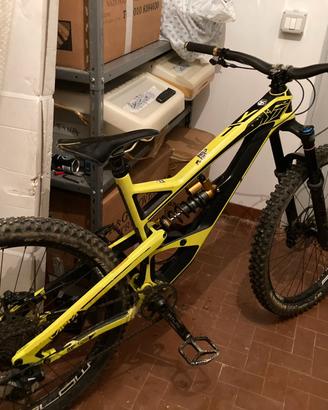 YT capra 2017 carbon