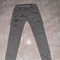 Pantaloni cargo