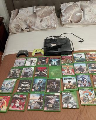 Xbox One ancora funzionante incluso 2 Joystick