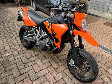 KTM 950 Supermoto