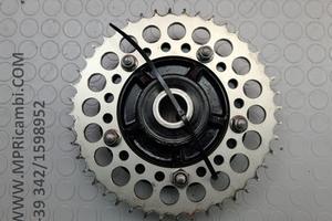 MOZZO POSTERIORE SUZUKI GSXR 750 2004 2005 GSXR750