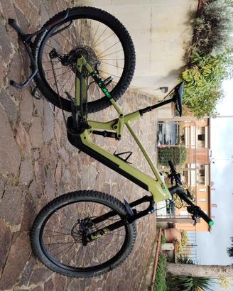 Cube stereo hybrid 140 hpc slx 750