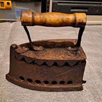 Ferro da Stiro antico