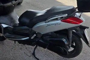 Xmax 250 del2009 leggermente trattabile