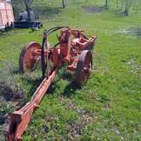 Aratro carrellato bivomere 