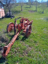 Aratro carrellato bivomere 