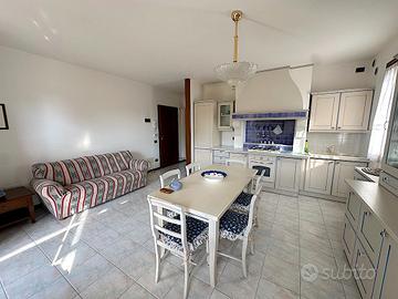 Bicamere p.t. su piccola palazzina Badoere