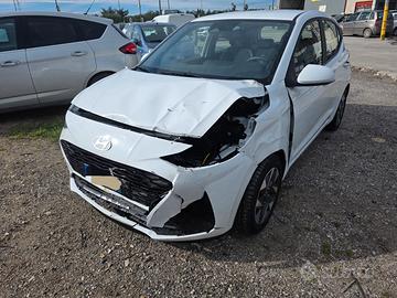 HYUNDAI I10 - 2024 LEGGERMENTE SINISTRATA