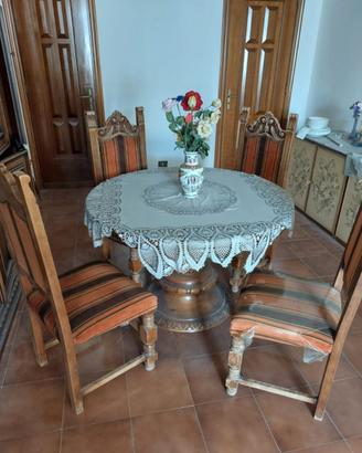 Tavolo e 5 sedie