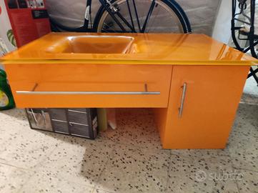 Lavabo bagno arancio 