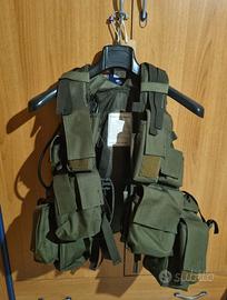NUOVO - Gilet Tattico con zaino integrato