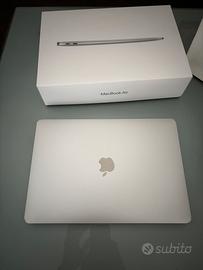 MacBook Air M1 13” (2020) – 8 GB RAM – 256 GB SSD