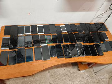 74 smartphone+8 tablet PER USO RICAMBI