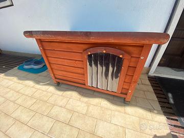 cuccia in legno