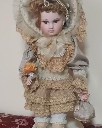 bambola di porcellana