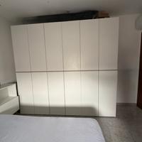 Camera matrimoniale bianca