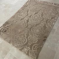 Tappeto damascato beige