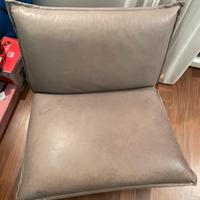 Poltrona design Jess Earl in pelle