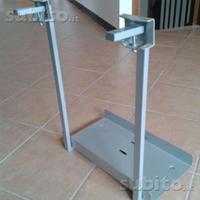 Supporto da tavolo per mobile pc fisso