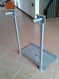 Supporto da tavolo per mobile pc fisso