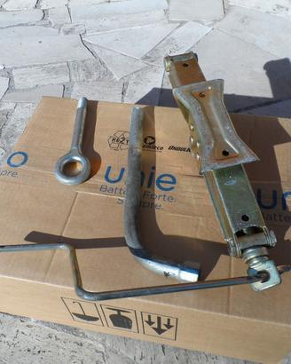 Set CRIC automobile (Martinetto),  inclusa chiave