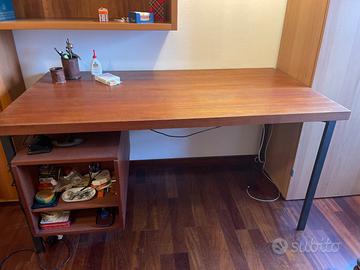 Scrivania in legno stile svedese 140x 75x h 74