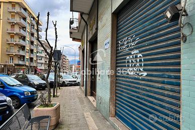 Cosenza - Via Nicola Serra - Magazzino Commerciale