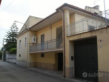 Palazzina Indipendente con piccolo Giardino