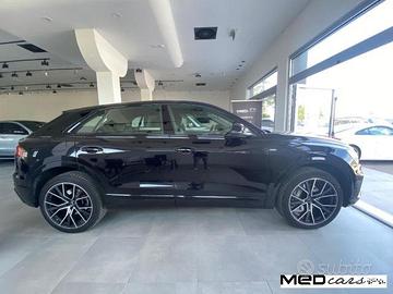 AUDI - Q8 - 50 TDI 286 CV quattro tiptronic Sport