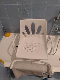 Sedia girevole per vasca da bagno