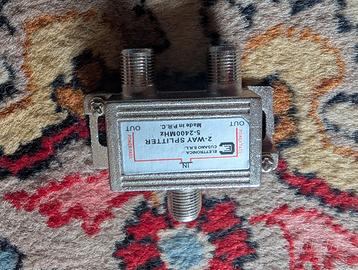 Splitter satellite +2 cavi SAT coassiali PrimeWire